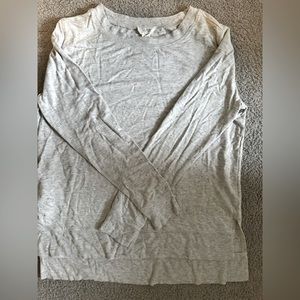 Speckled cute sweater!